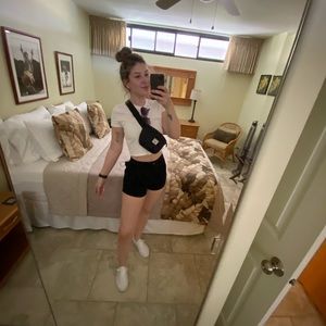 Meet your Posher, Cassandra